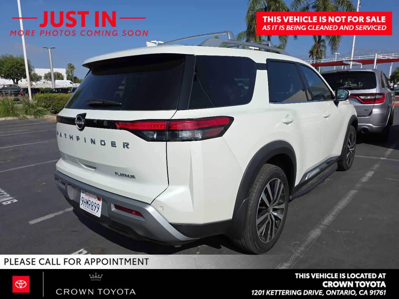 Used 2023 Nissan Pathfinder Platinum w/ Lighting Package (N93) FWD image 4