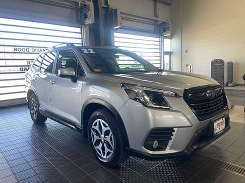 Used 2022 Subaru Forester Premium image 1