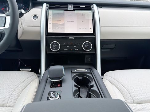 New 2026 Land Rover Discovery Limited Edition AWD/4WD image 20