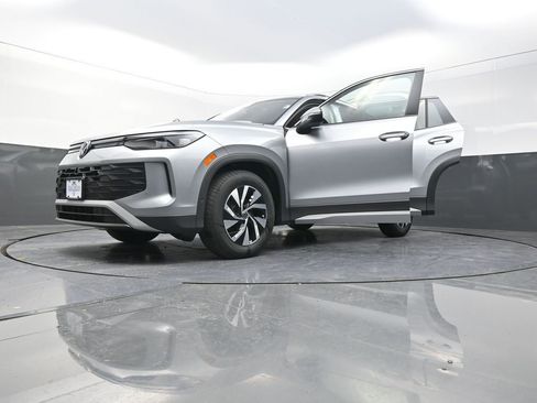 New 2026 Volkswagen Tiguan S FWD image 31