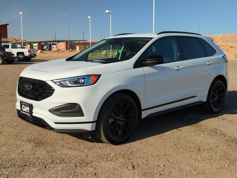 Used 2024 Ford Edge SE w/ Black Appearance Package image 7