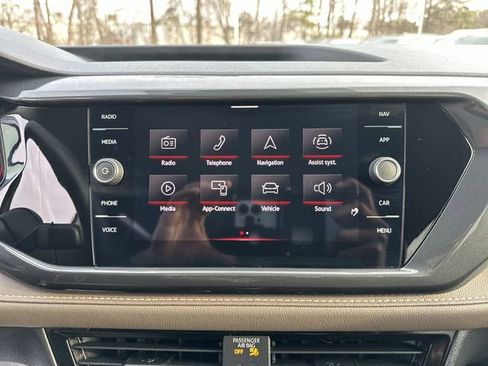 Certified 2023 Volkswagen Taos SEL image 32