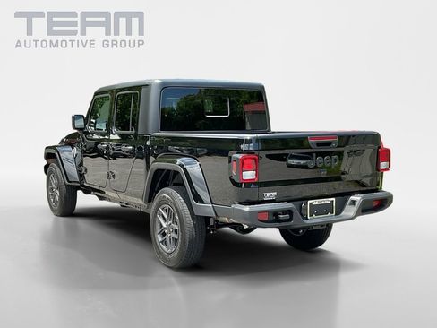 New 2025 Jeep Gladiator Sport image 5