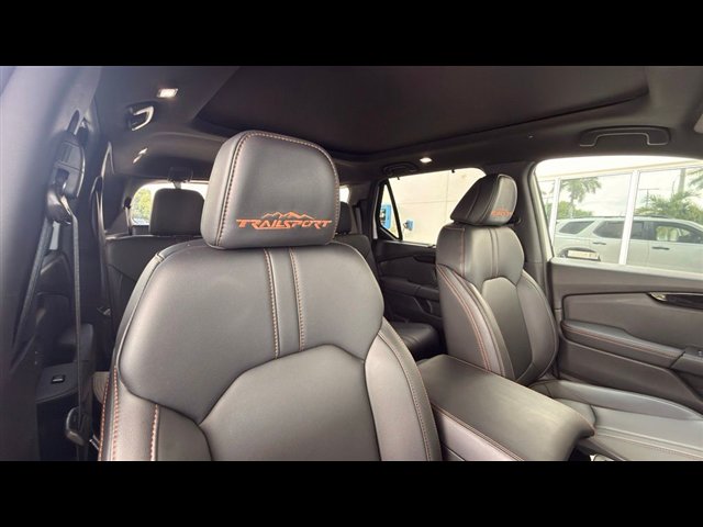 Certified 2025 Honda Pilot TrailSport image 11