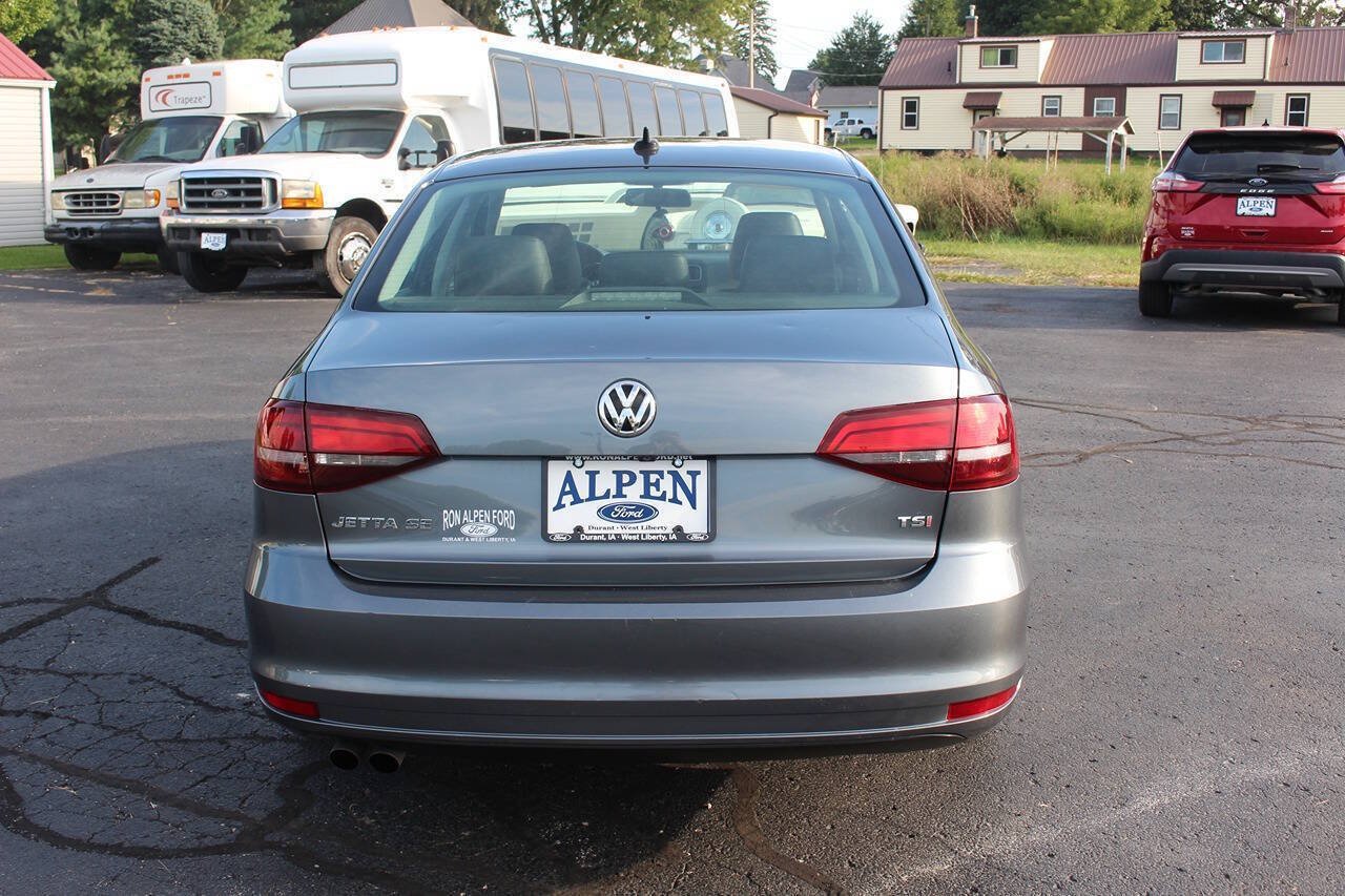 Used 2016 Volkswagen Jetta SE FWD image 6