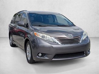 Used 2017 Toyota Sienna LE video 3