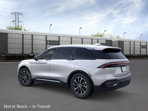 New 2026 Lincoln Nautilus Premier AWD/4WD image 4