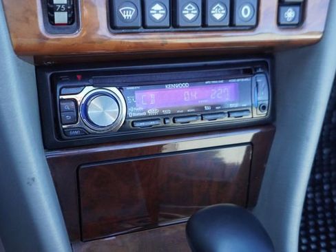 Used 1995 Mercedes-Benz E 320 Convertible image 25