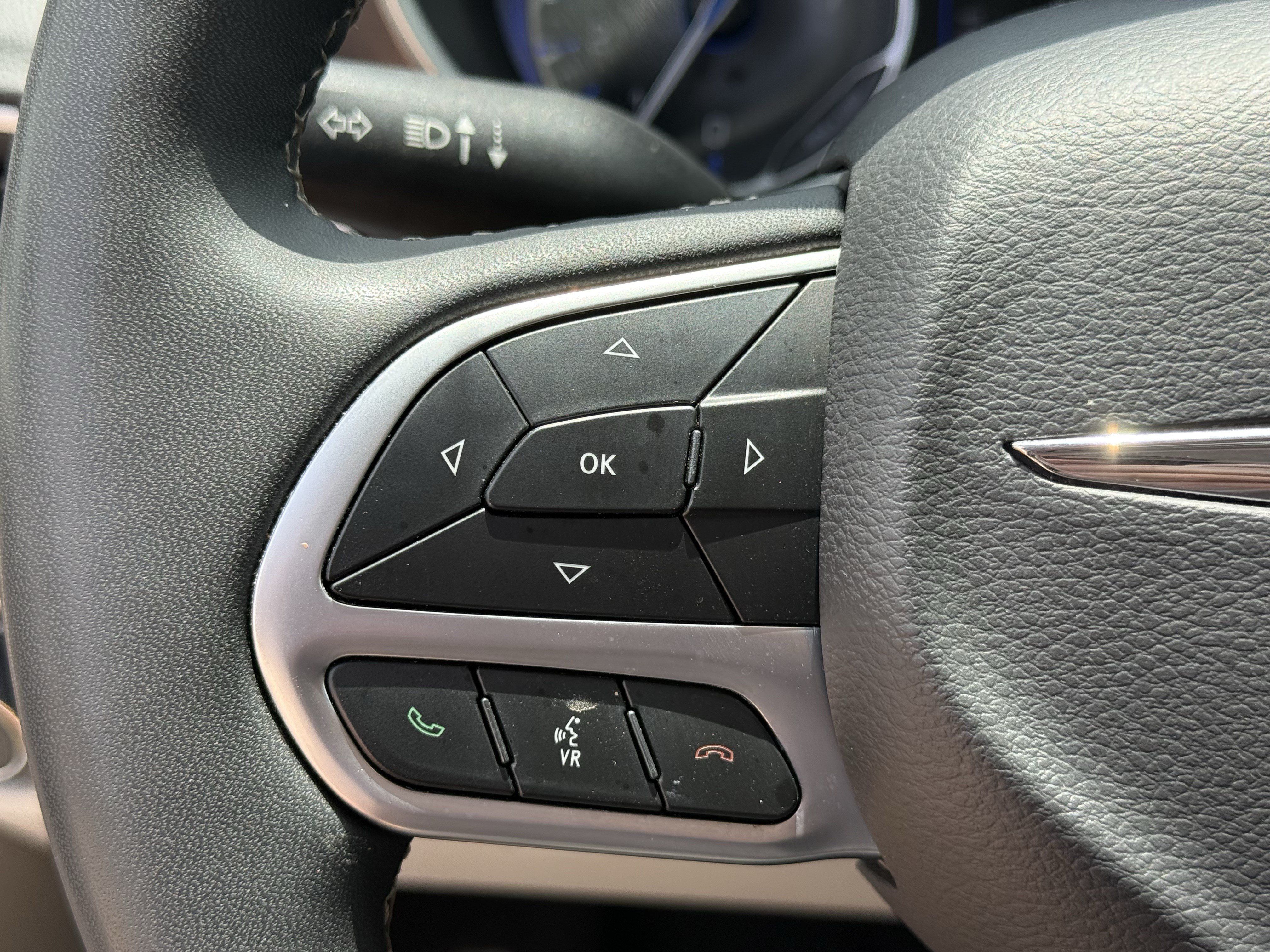 Used 2024 Chrysler Voyager LX FWD image 17