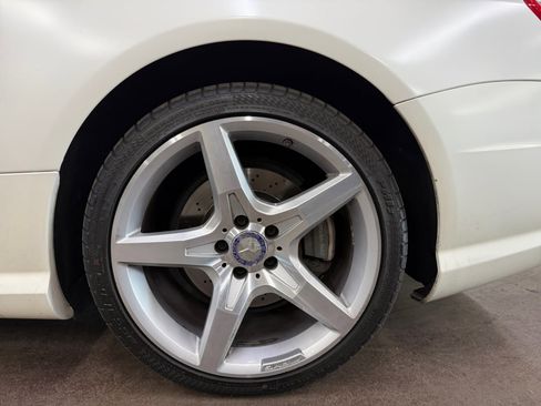 Used 2013 Mercedes-Benz SL 550 image 23