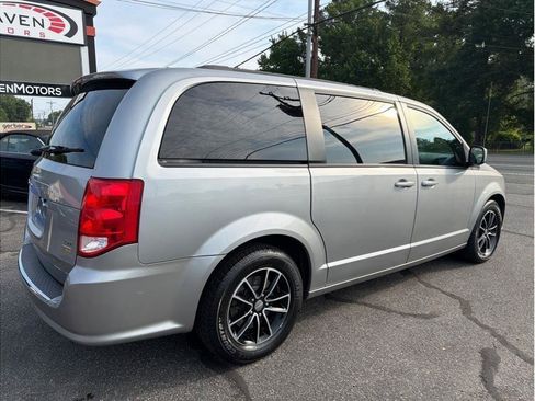 Used 2018 Dodge Grand Caravan GT FWD image 6