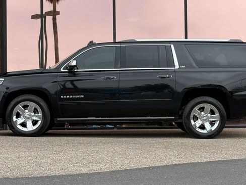 Used 2016 Chevrolet Suburban LTZ RWD image 5