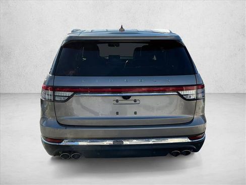 Used 2020 Lincoln Aviator Reserve w/ Equipment Group 202A image 5
