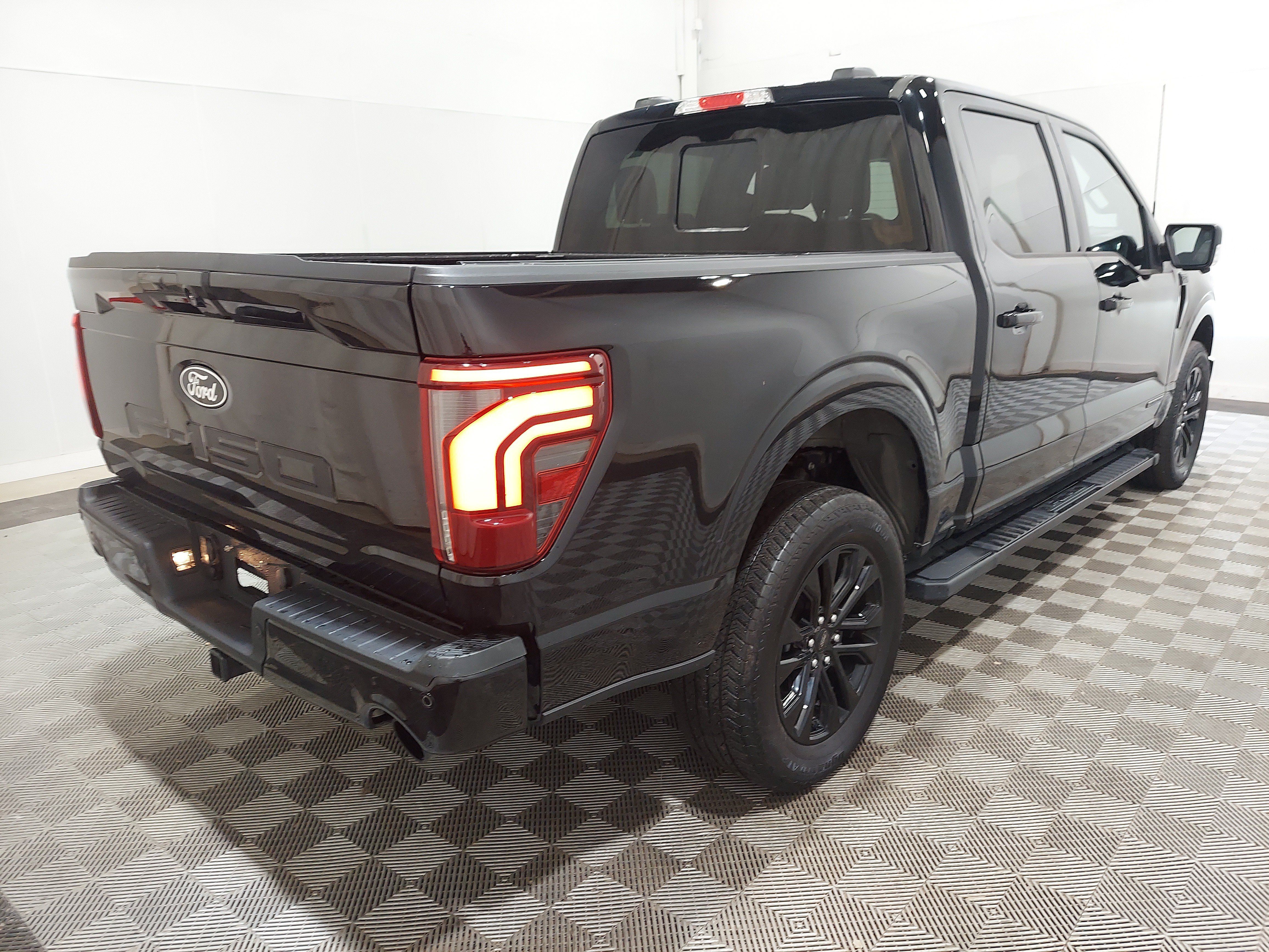 Used 2024 Ford F150 Lariat w/ Equipment Group 502A High AWD/4WD image 3