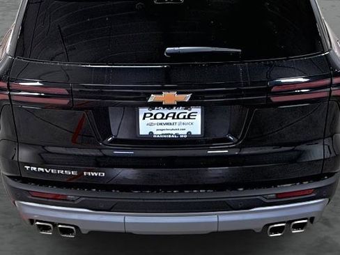 New 2026 Chevrolet Traverse LT w/ Sun and Wheel Package image 11