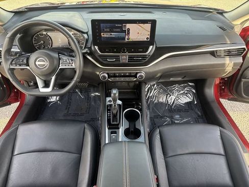 Used 2024 Nissan Altima 2.5 SR w/ SR Premium Package image 9