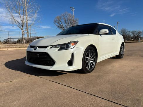 Used 2016 Scion tC image 4