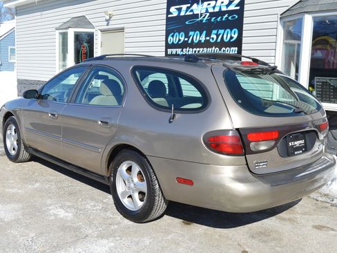 Used 2003 Ford Taurus SE image 3