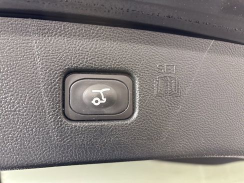 Used 2022 Ford Edge ST-Line image 34