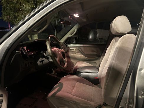 Used 2001 Toyota Sequoia SR5 image 11