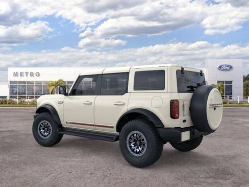 New 2026 Ford Bronco Outer Banks w/ Sasquatch Package AWD/4WD image 4