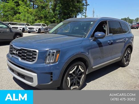 Used 2025 Kia Telluride S FWD image 3
