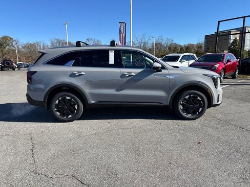 New 2026 Kia Sorento S AWD/4WD image 2