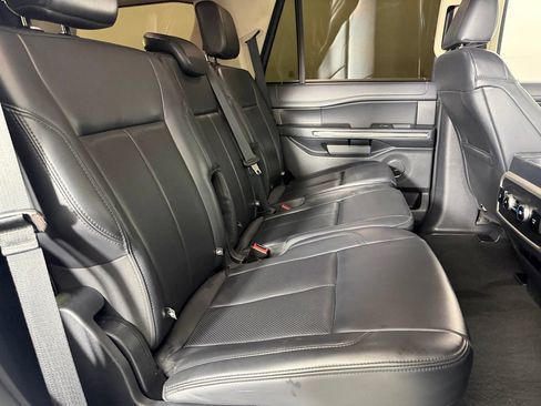 Used 2024 Ford Expedition XLT AWD/4WD image 31
