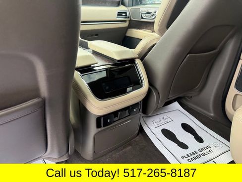 Used 2023 Lincoln Navigator Reserve AWD/4WD image 16