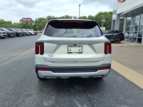 New 2026 Kia Sorento LX FWD image 5