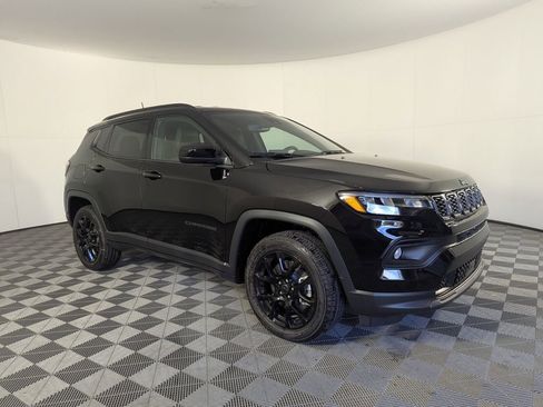 New 2026 Jeep Compass Latitude image 2