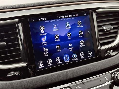 Used 2017 Chrysler Pacifica Touring-L image 23