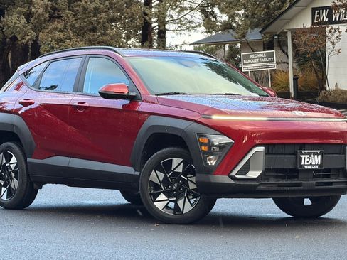 Used 2024 Hyundai Kona SEL image 2