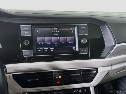 Used 2019 Volkswagen Jetta SE FWD image 18