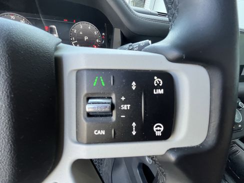 Used 2024 Land Rover Defender 130 S image 21