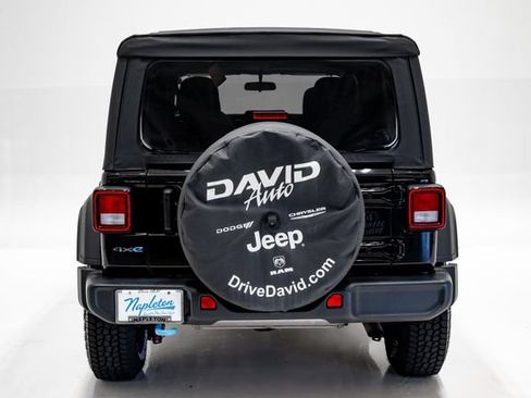 Used 2023 Jeep Wrangler Unlimited w/ Cold Weather Group AWD/4WD image 34