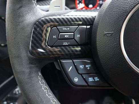 Used 2021 Ford Mustang Shelby GT500 w/ Carbon Fiber Track Pack RWD image 28