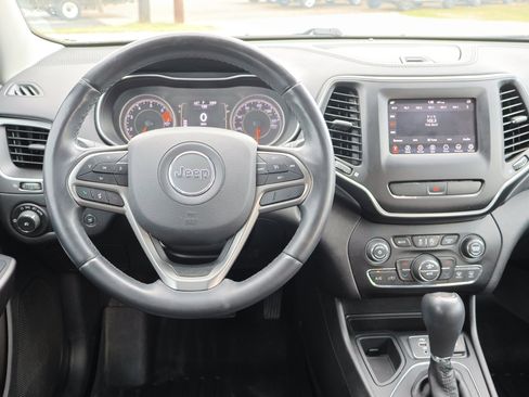 Used 2019 Jeep Cherokee Latitude Plus w/ Comfort/Convenience Group image 26