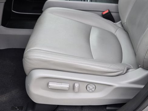 Used 2018 Honda Odyssey EX-L image 25