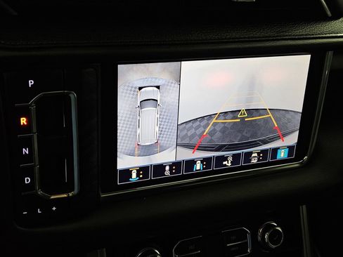 Used 2021 GMC Yukon XL Denali w/ Denali Premium Package RWD image 13