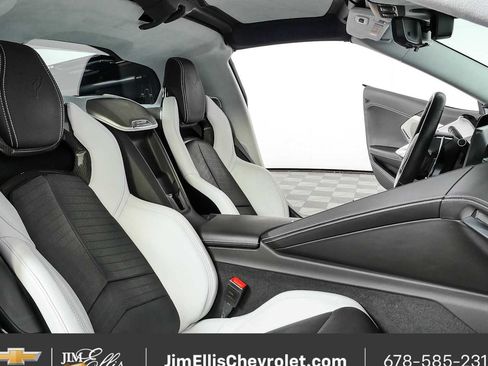 Used 2021 Chevrolet Corvette Stingray Premium Cpe w/ Z51 Performance Package RWD image 19