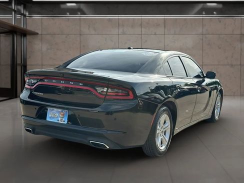Used 2019 Dodge Charger SXT RWD image 6