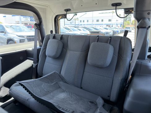 Used 2025 Jeep Wrangler Sport AWD/4WD image 18
