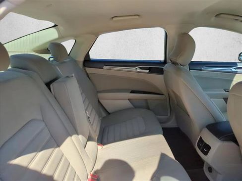 Used 2018 Ford Fusion SE FWD image 20