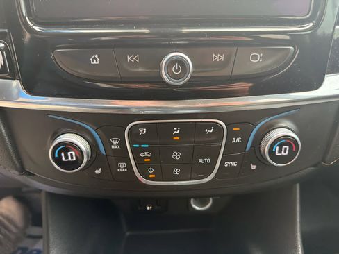 Used 2018 Chevrolet Traverse LT AWD/4WD image 19