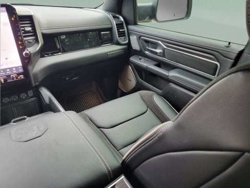 Used 2025 RAM 1500 Laramie AWD/4WD image 10