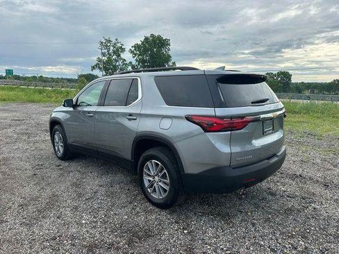 Used 2023 Chevrolet Traverse LT FWD image 19