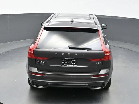 Used 2024 Volvo XC60 B5 Plus AWD/4WD image 33