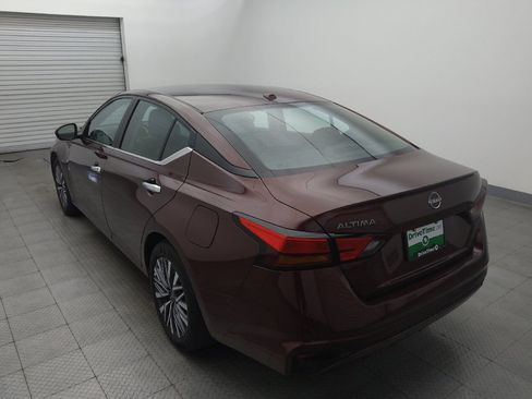 Used 2025 Nissan Altima 2.5 SV FWD image 5