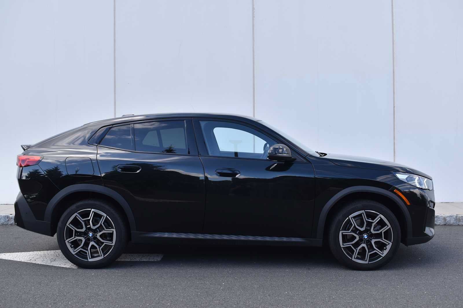 Used 2026 BMW X2 xDrive28i AWD/4WD image 3